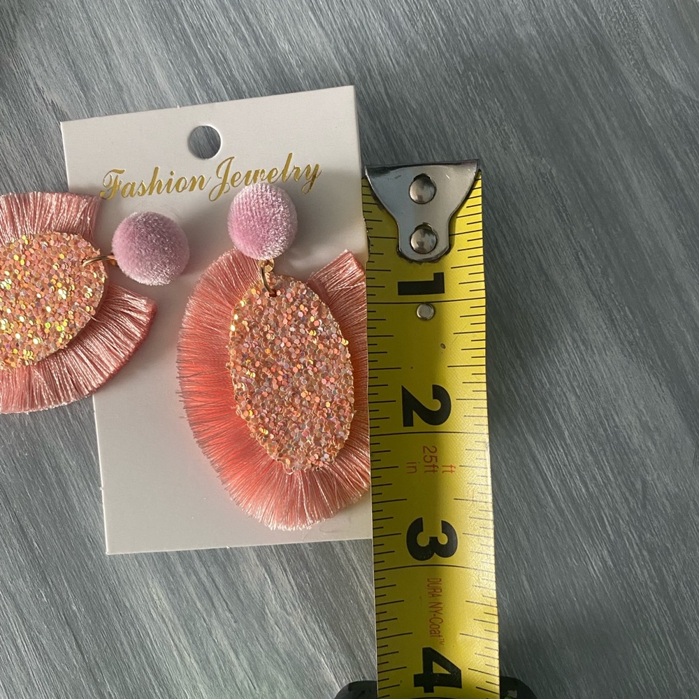 🆕 Pink Fanned Tassel Glitter Drop Earrings - Picture 5 of 8